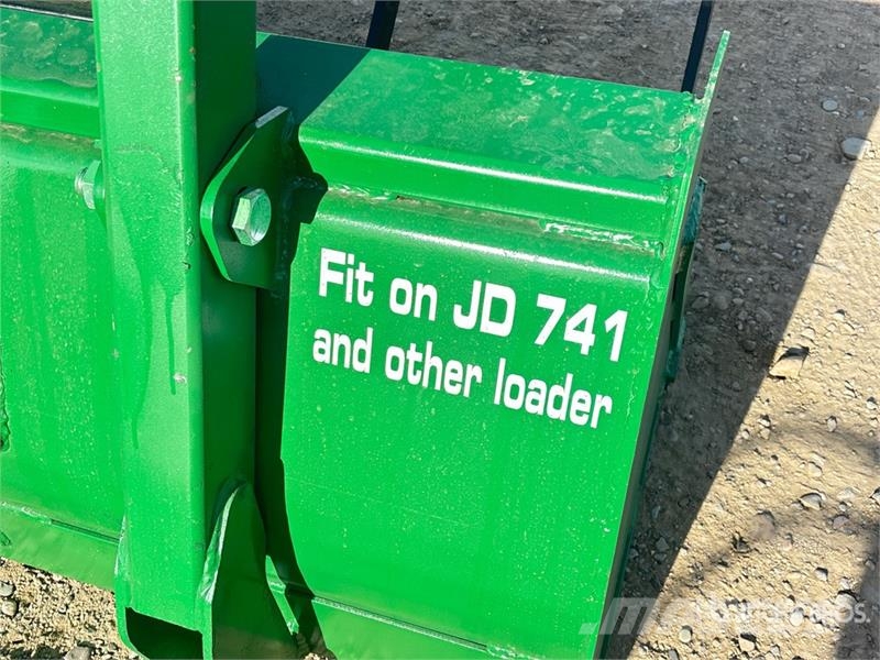 Industrias America 741BG 94 in Ag Tractor Bucket - Fits John Deere 74 Další příslušenství k traktorům