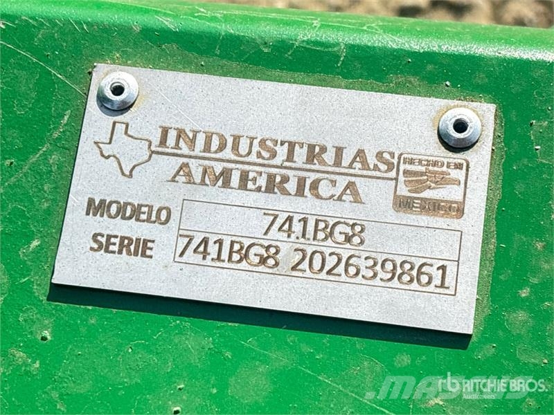 Industrias America 741BG 94 in Ag Tractor Bucket - Fits John Deere 74 Další příslušenství k traktorům