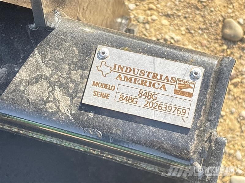 Industrias America 84BG 84 in Skid Steer Grapple Bucket Pinze