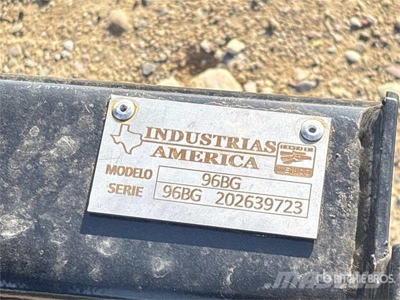 Industrias America 96BG 96 in Skid Steer Grapple Bucket Pinze