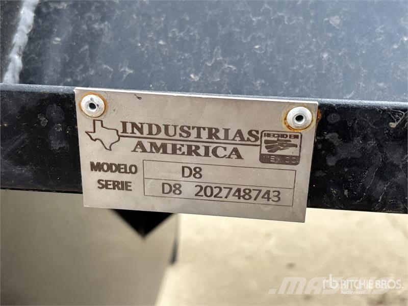 Industrias America D8 96 in Skid Steer Snow Pusher (Unused) حراثات ونصول الجليد