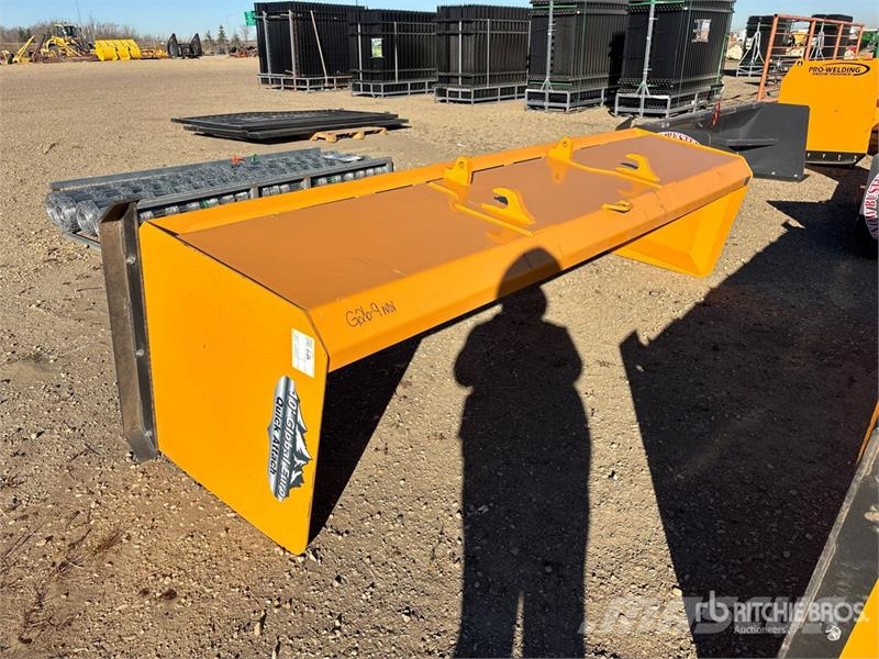 Industrias America E10 10 ft Snow Pusher Sniego peiliai ir valytuvai