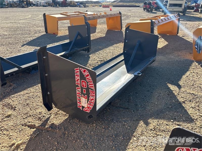 Industrias America G7 84 in Skid Steer Snow Pusher Sniego peiliai ir valytuvai