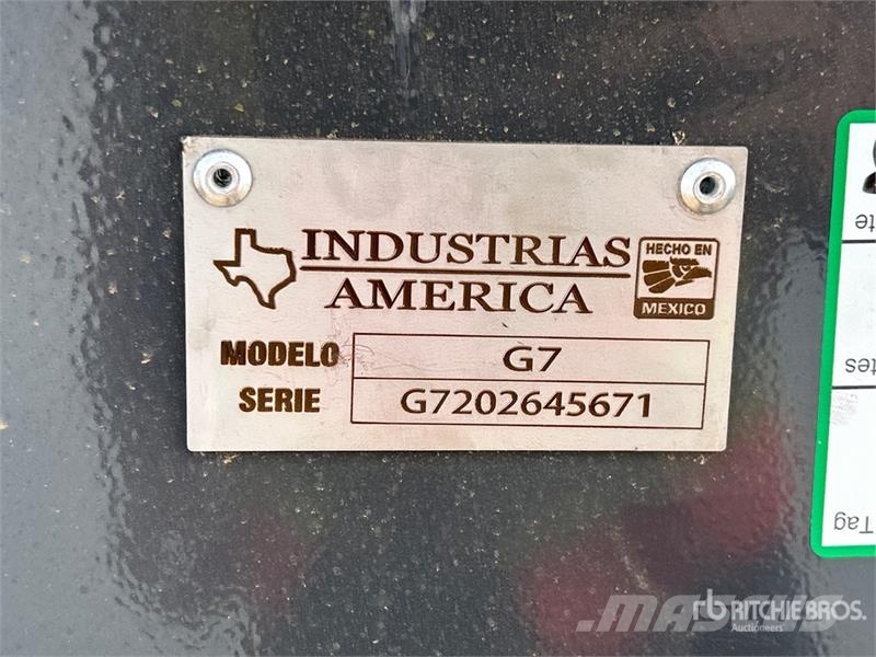 Industrias America G7 84 in Skid Steer Snow Pusher (Unused) Снігоочищувальні ножі та плуги