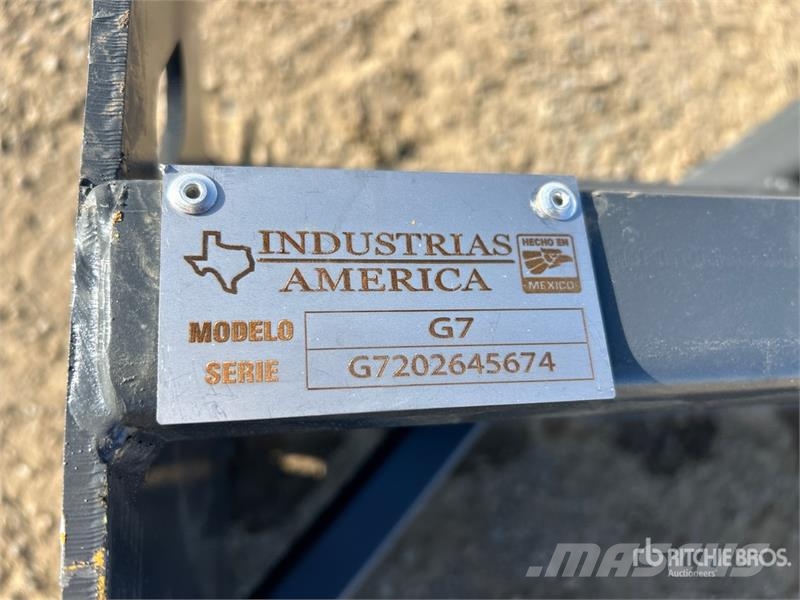 Industrias America G7 84 in Skid Steer Snow Pusher (Unused) Снігоочищувальні ножі та плуги