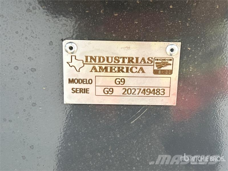 Industrias America G9 108 in Skid Steer Snow Pusher (Unused) Снігоочищувальні ножі та плуги