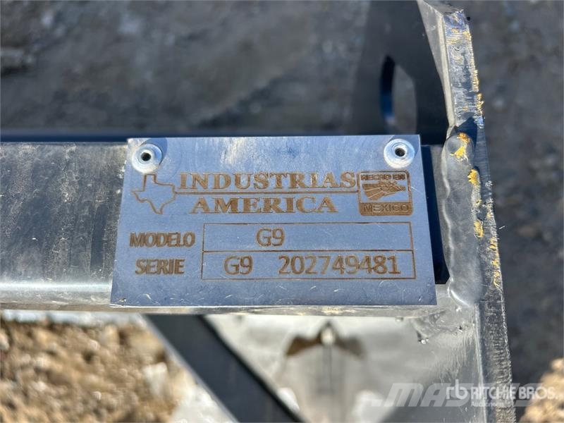 Industrias America G9 108 in Skid Steer Snow Pusher (Unused) Снігоочищувальні ножі та плуги