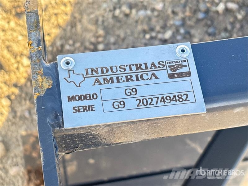 Industrias America G9 108 in Skid Steer Snow Pusher Снігоочищувальні ножі та плуги