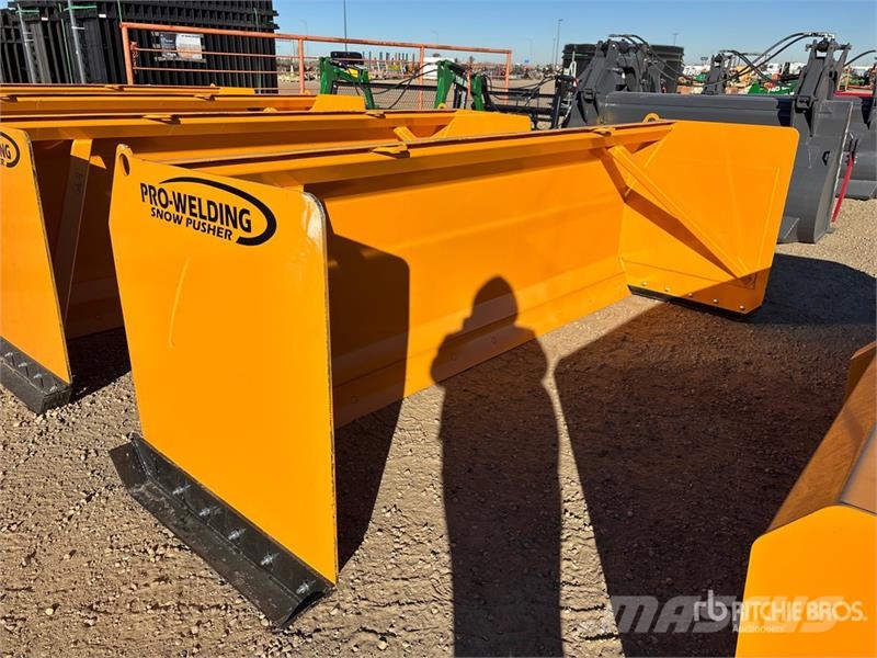 Industrias America J10 10 ft Snow Pusher Sniego peiliai ir valytuvai