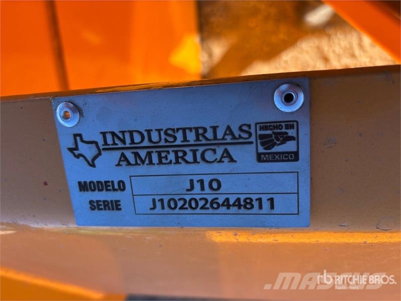 Industrias America J10 10 ft Snow Pusher Sniego peiliai ir valytuvai