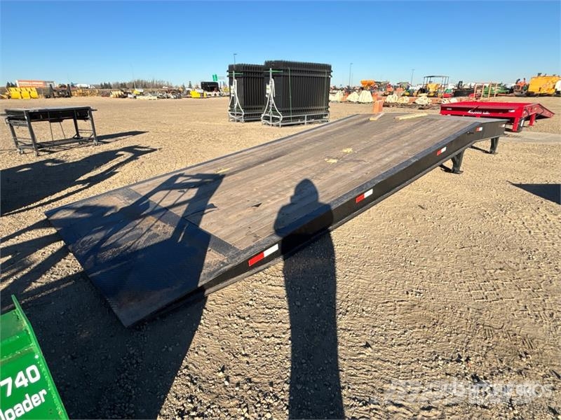 Industrias America R825 26 ft 6 x 8 ft Loading Ramp Muut