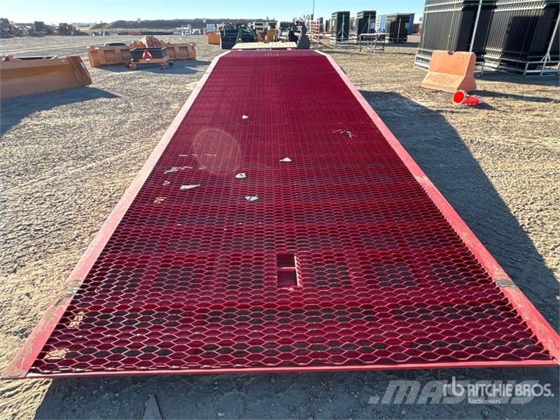 Industrias America R825R 31 ft x 8 ft Loading Ramp Muut
