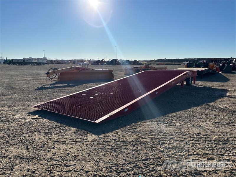 Industrias America R825R 31 ft x 8 ft Loading Ramp Muut