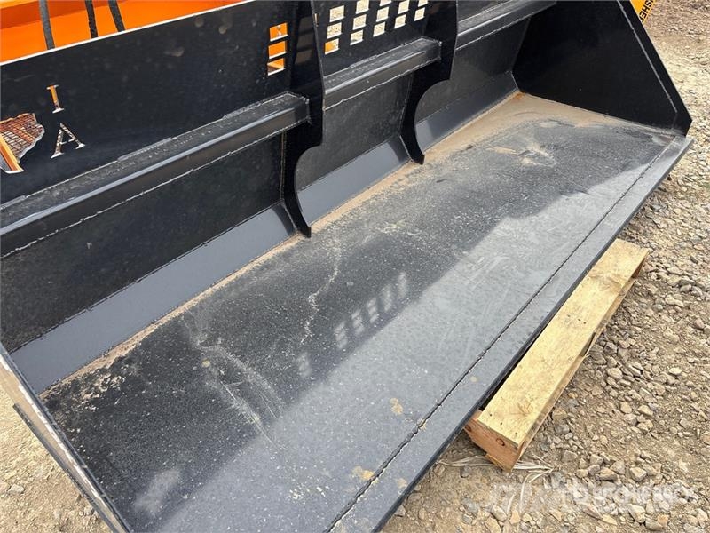 Industrias America S109 109 in Snow Skid Steer Bucket (Unused) Buckets