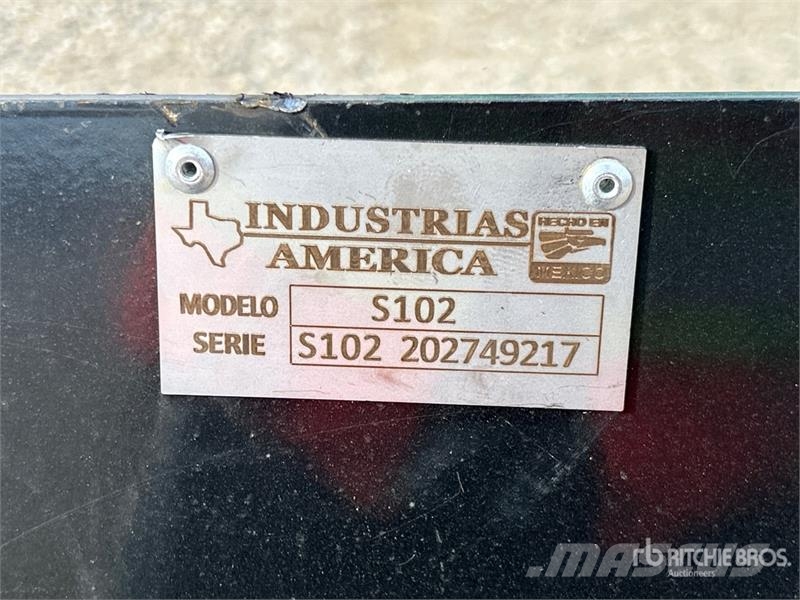 Industrias America S102 102 in Snow Skid Steer Bucket (Unused) Kašike / Korpe
