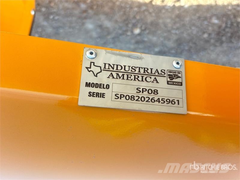 Industrias America SP08 96 in Skid Steer Snow Pusher حراثات ونصول الجليد