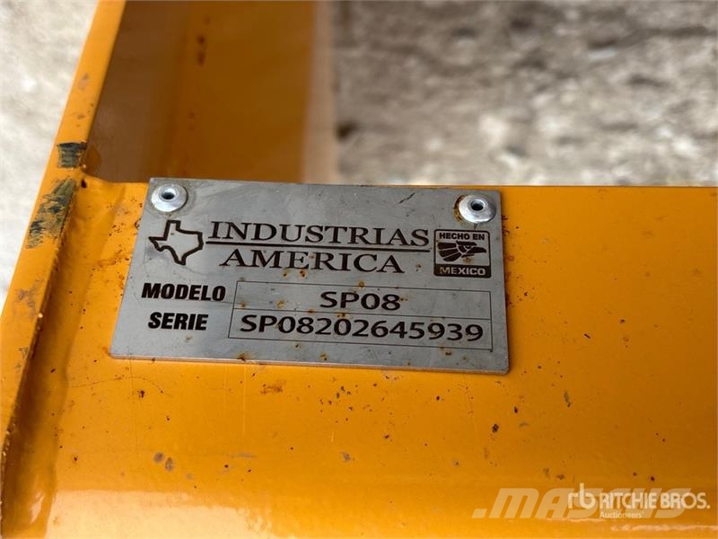 Industrias America SP08 96 in Skid Steer Snow Pusher (Unused) Снежные отвалы и плуги