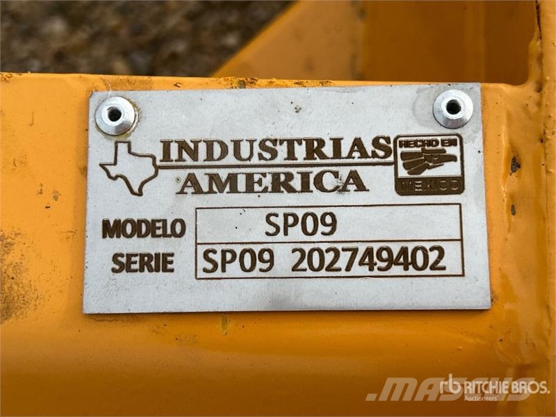 Industrias America SP09 108 in Skid Steer Snow Pusher (Unused) Снігоочищувальні ножі та плуги