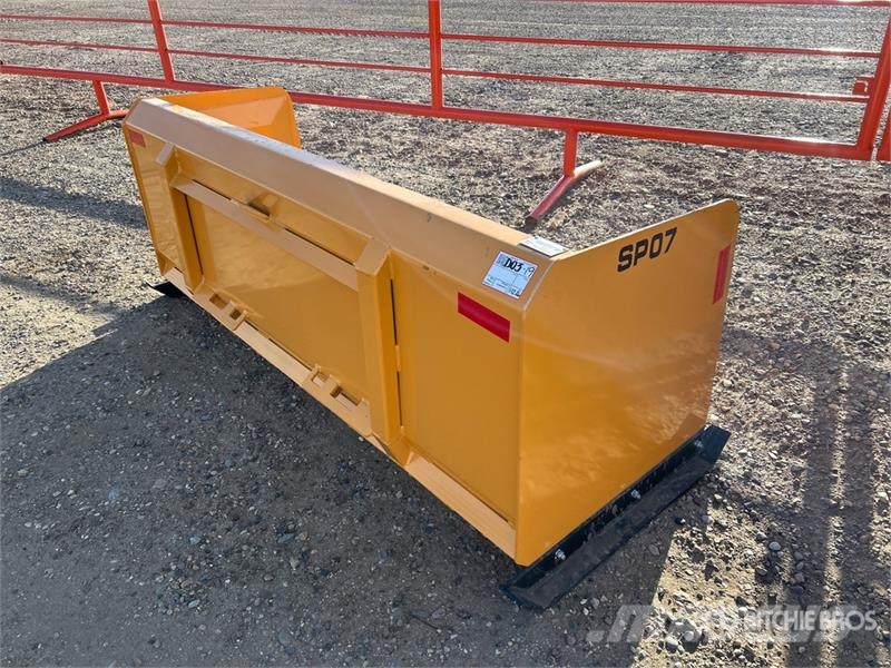 Industrias America SP07 84 in Skid Steer Snow Pusher (Unused) حراثات ونصول الجليد