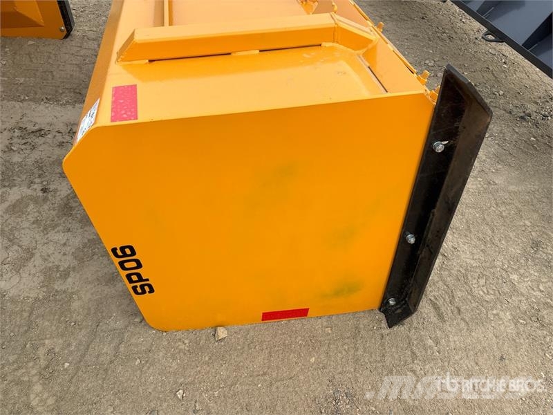 Industrias America SP06 72 in Skid Steer Snow Pusher (Unused) Snežne deske in plugi