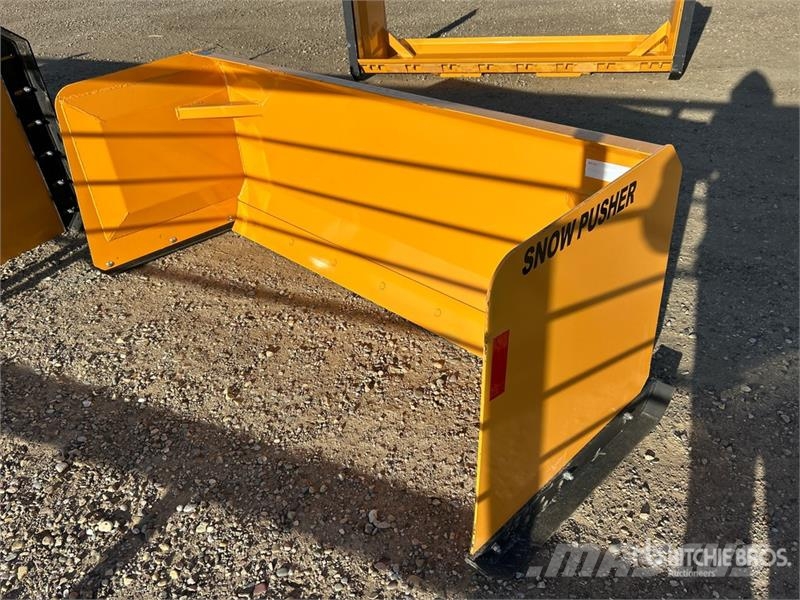 Industrias America SP07 84 in Skid Steer Snow Pusher (Unused) حراثات ونصول الجليد