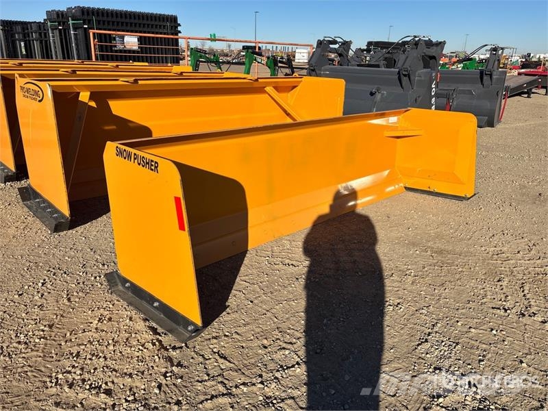 Industrias America SP10 120 in Skid Steer Snow Pusher Sniego peiliai ir valytuvai