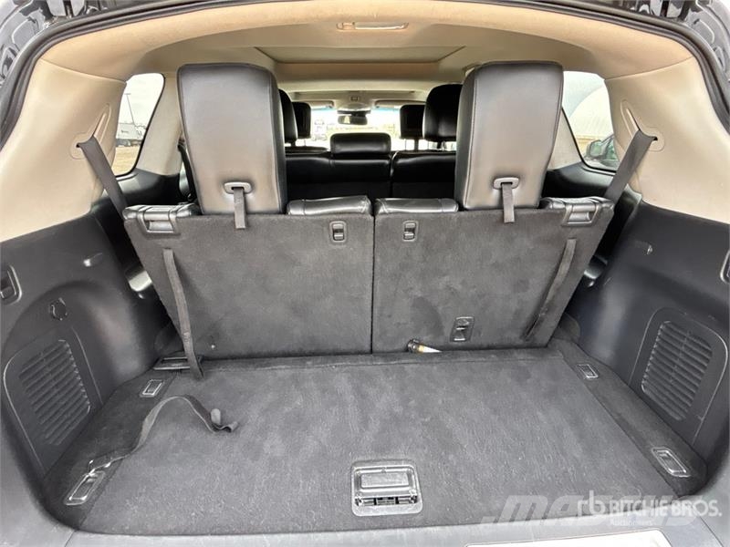 Infiniti JX35 AWD SUV Personbiler