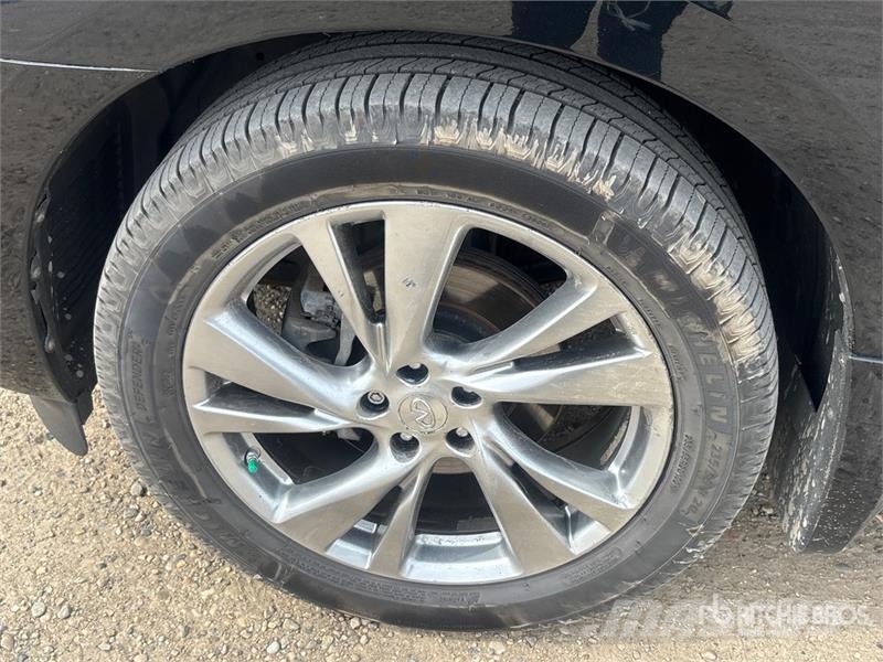 Infiniti JX35 AWD SUV Personbiler