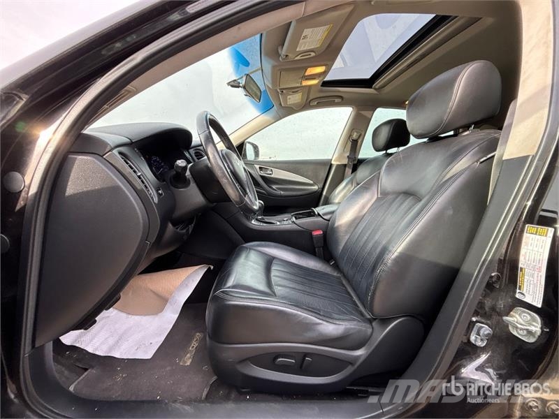Infiniti QX50 AWD SUV Personbiler