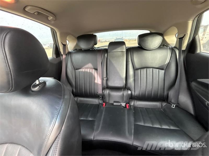 Infiniti QX50 AWD SUV Lengvieji automobiliai