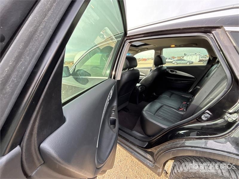 Infiniti QX50 AWD SUV Personbiler