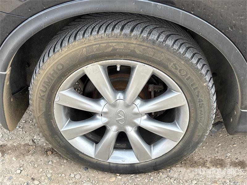 Infiniti QX50 AWD SUV Lengvieji automobiliai