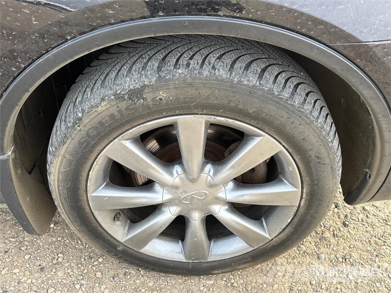Infiniti QX50 AWD SUV Lengvieji automobiliai
