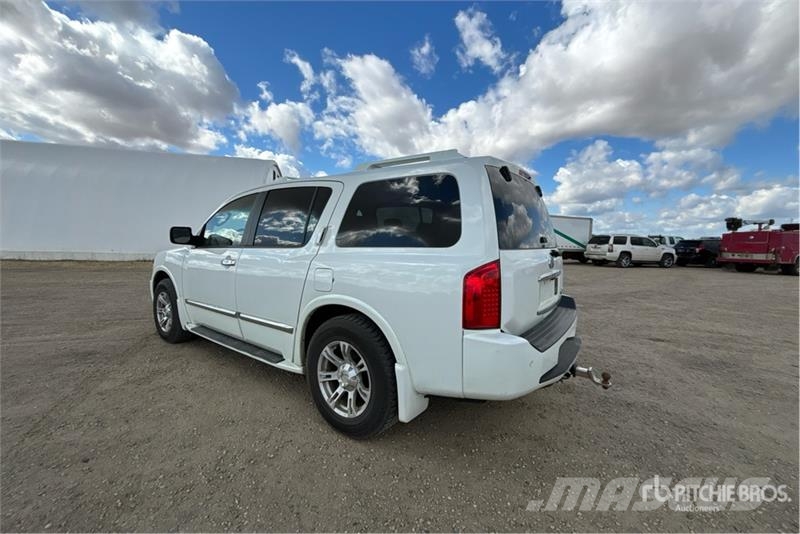 Infiniti QX56 4WD SUV 汽车