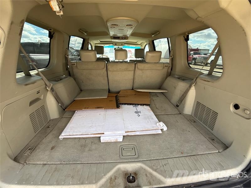Infiniti QX56 4WD SUV 汽车