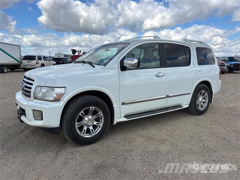Infiniti QX56 4WD SUV 汽车