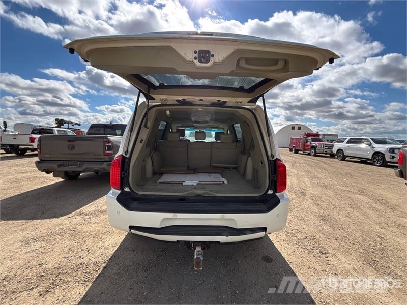 Infiniti QX56 4WD SUV 汽车