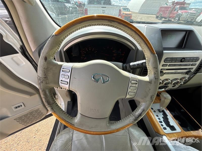 Infiniti QX56 4WD SUV 汽车