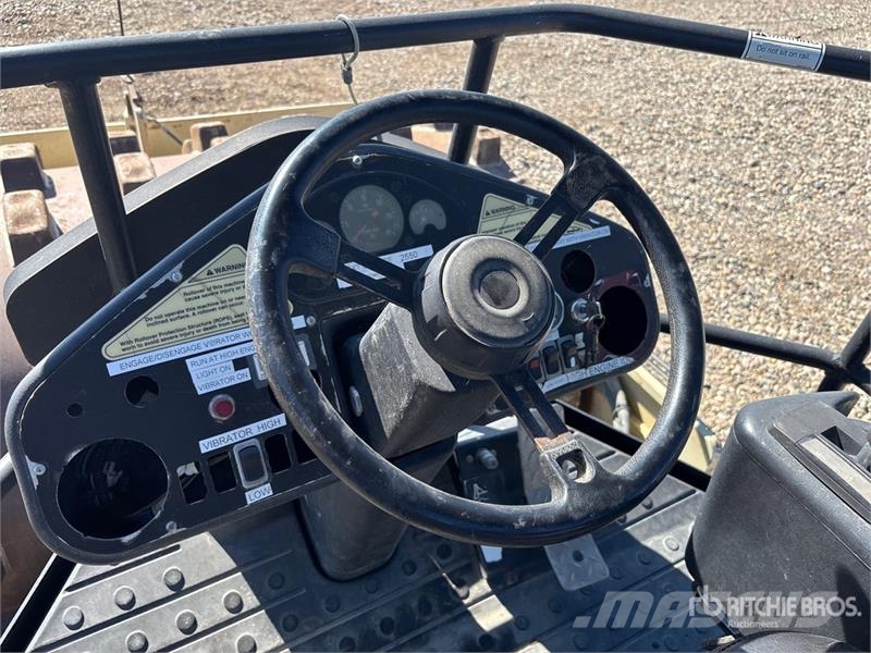 Ingersoll Rand SD100D Padfoot Drum Compactor Tahačové válce