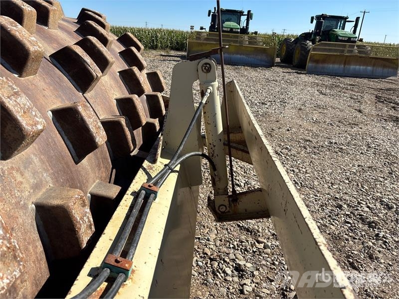 Ingersoll Rand SD100D Padfoot Drum Compactor Tahačové válce