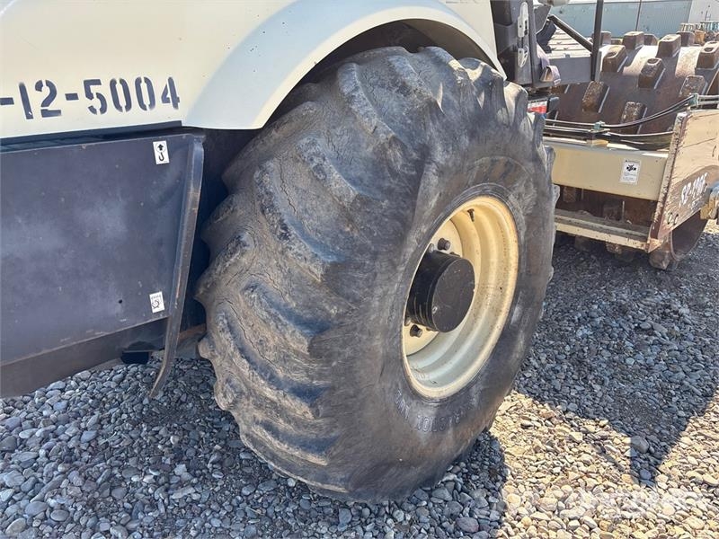 Ingersoll Rand SD100D Padfoot Drum Compactor Tahačové válce