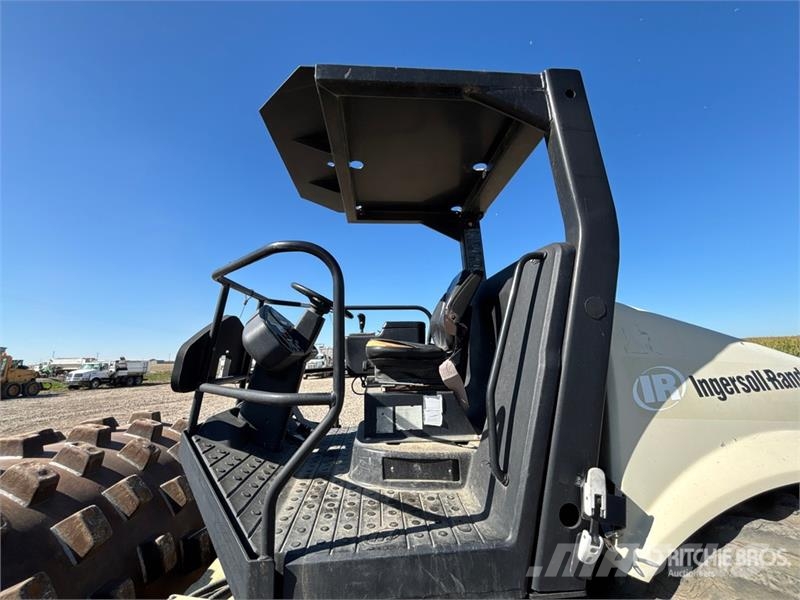 Ingersoll Rand SD100D Padfoot Drum Compactor Tahačové válce