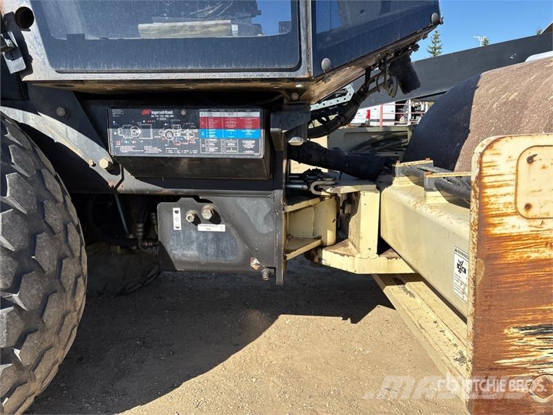 Ingersoll Rand SD122DX Smooth Drum Compactor Walzenzüge