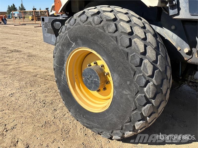 Ingersoll Rand SD122DX Smooth Drum Compactor Walzenzüge