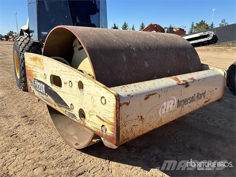 Ingersoll Rand SD122DX Smooth Drum Compactor Walzenzüge