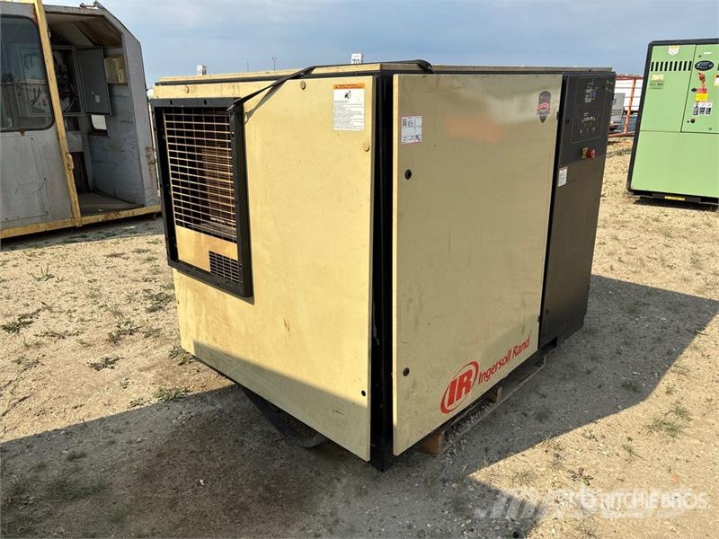 Ingersoll Rand SSRUP6-40-150W/D 170 cfm Skid-Mounted Air Compress Compresoras