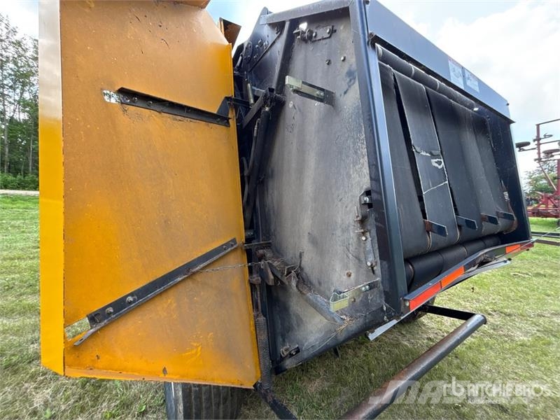 Inland 6072 Round Baler Rundballepresser