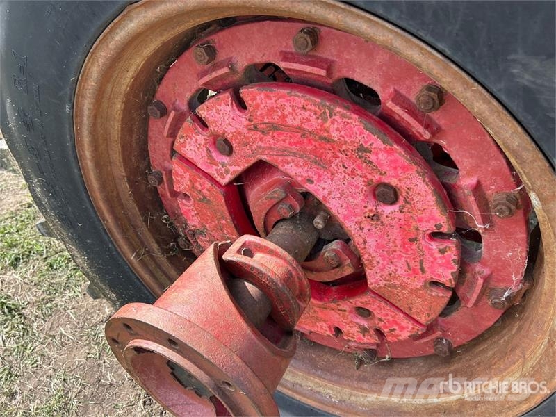 International 1066 2WD Tractor Traktörler