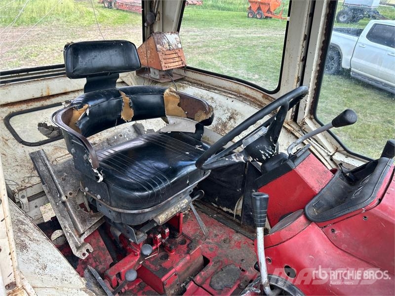 International 1066 2WD Tractor Traktörler