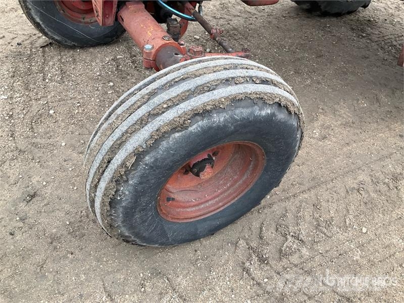 International 1066 2WD Tractor Traktoren